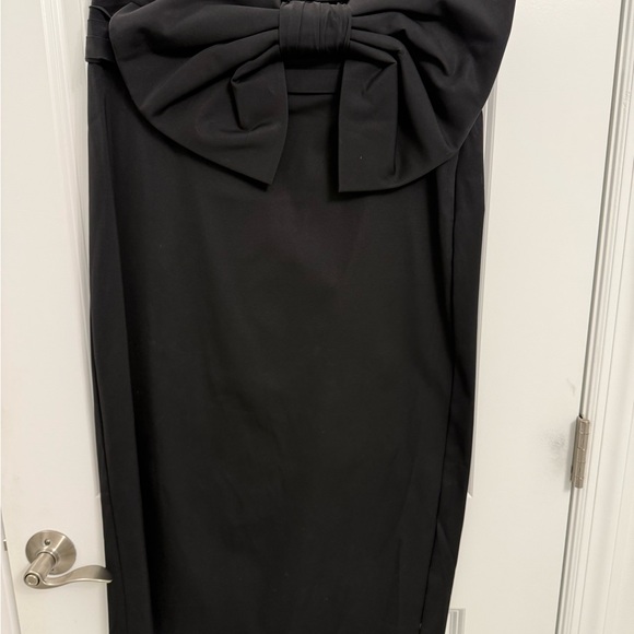 Kate Spade Elegant Black Pencil Skirt - Picture 3 of 5